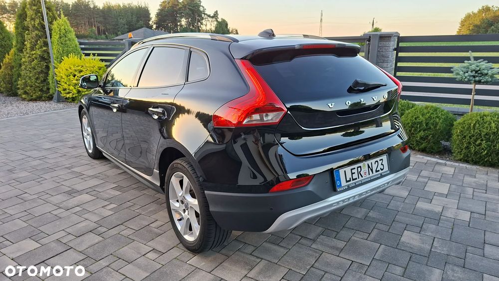 Volvo V40 Cross Country - 6