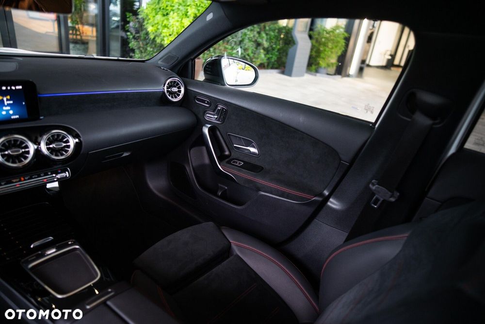 Mercedes-Benz Klasa A 250 e PHEV AMG Line 8G-DCT - 22