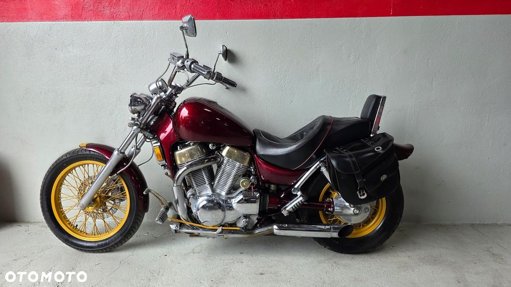 Suzuki Intruder - 22