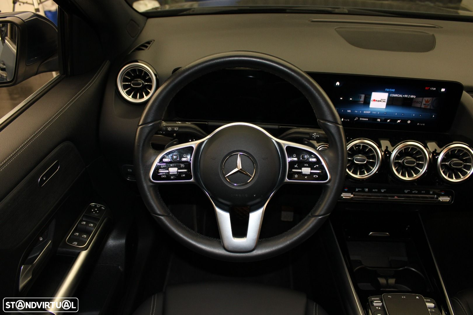 Mercedes-Benz EQA - 9