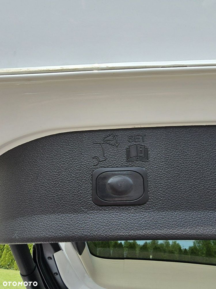Ford Kuga - 24