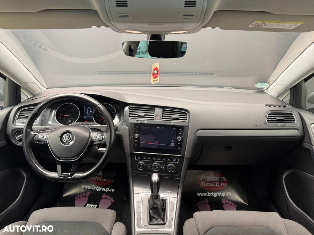 Volkswagen Golf - 8