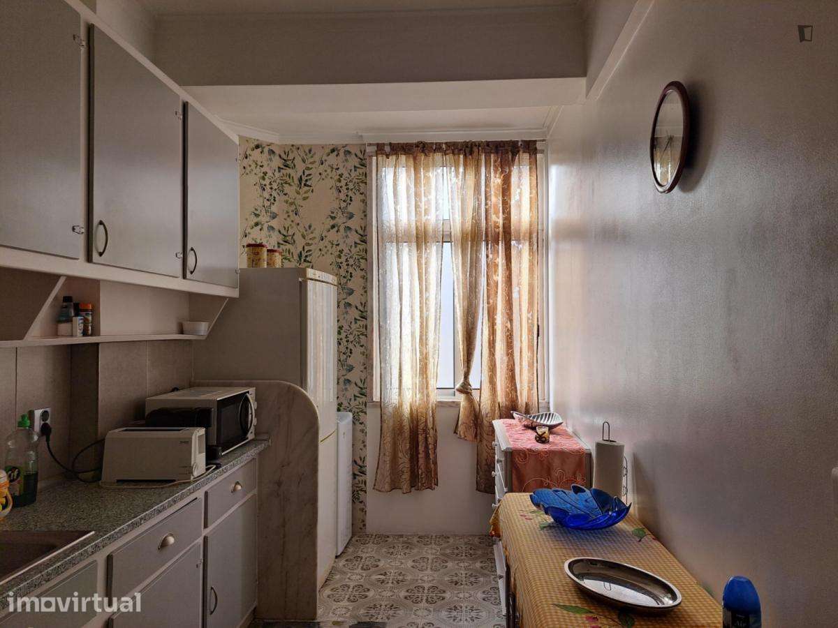 Quarto - localizado em Amadora Lisbon - Grande imagem: 4/7