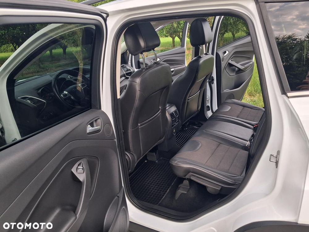 Ford Kuga - 25
