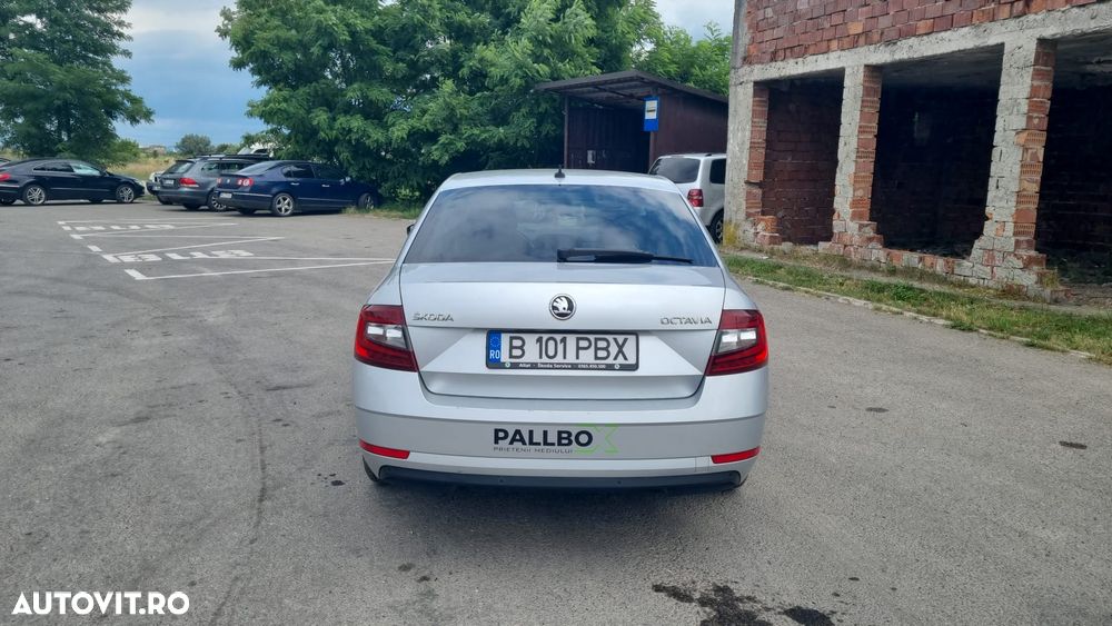 Skoda Octavia 1.6 TDI DSG Style - 7