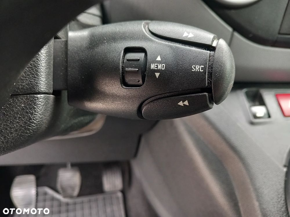 Citroën Berlingo Multispace PureTech 110 SHINE - 26
