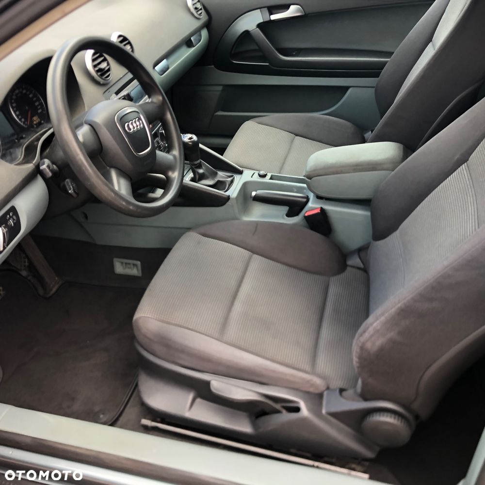 Audi A3 3-drzwiowe 1.6 Ambiente - 7