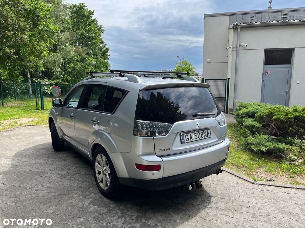 Mitsubishi Outlander 2.2 DI-D 4WD Intense - 2
