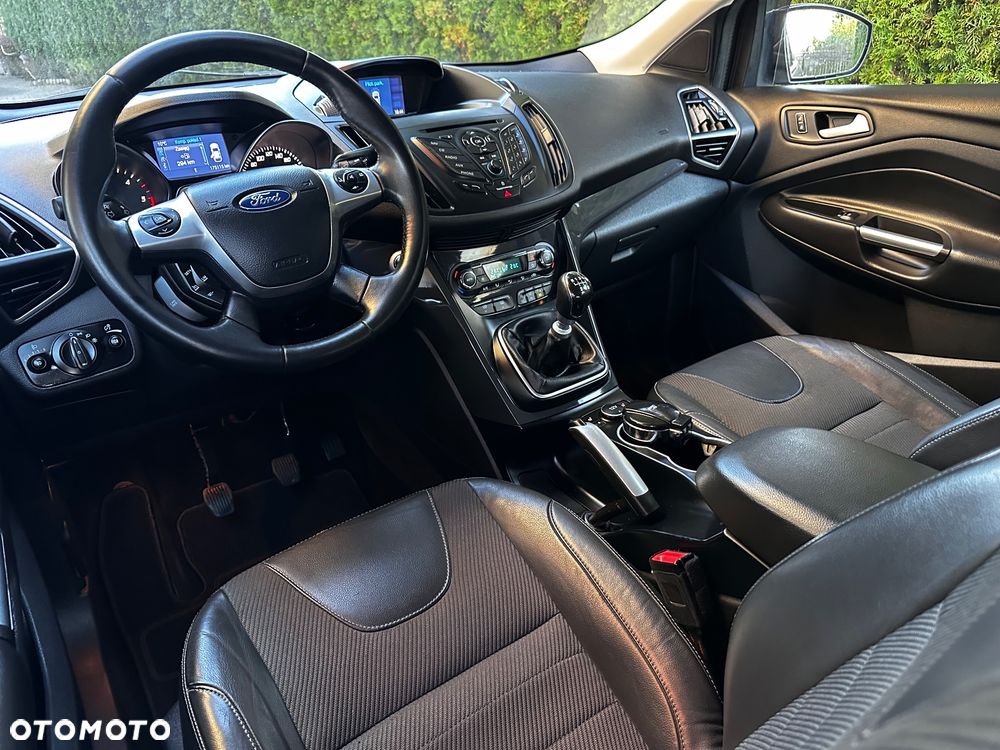 Ford Kuga 2.0 TDCi 4x4 Titanium - 24