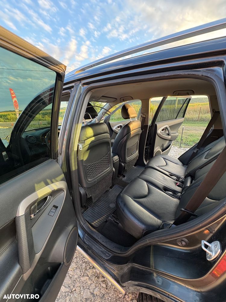 Toyota RAV4 2.2 D-4D Executive - 24
