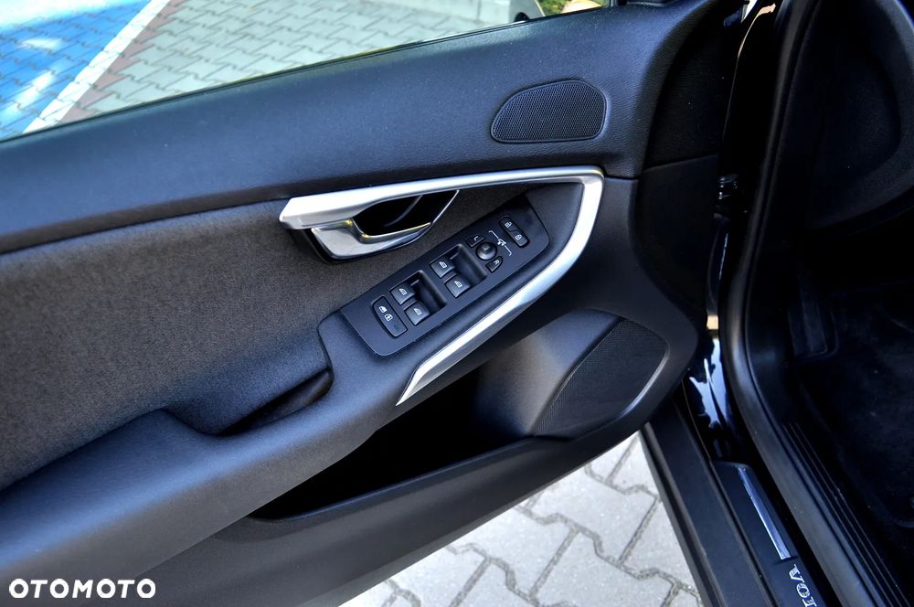 Volvo V40 D4 Geartronic You - 19