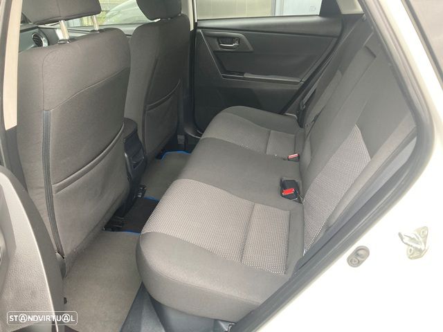 Toyota Auris 1.8 HSD Comfort+Navi - 19