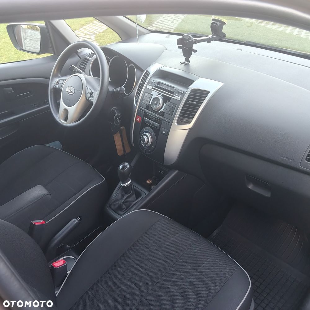Kia Venga - 6