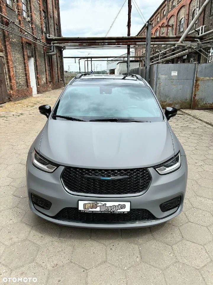 Chrysler Pacifica - 17