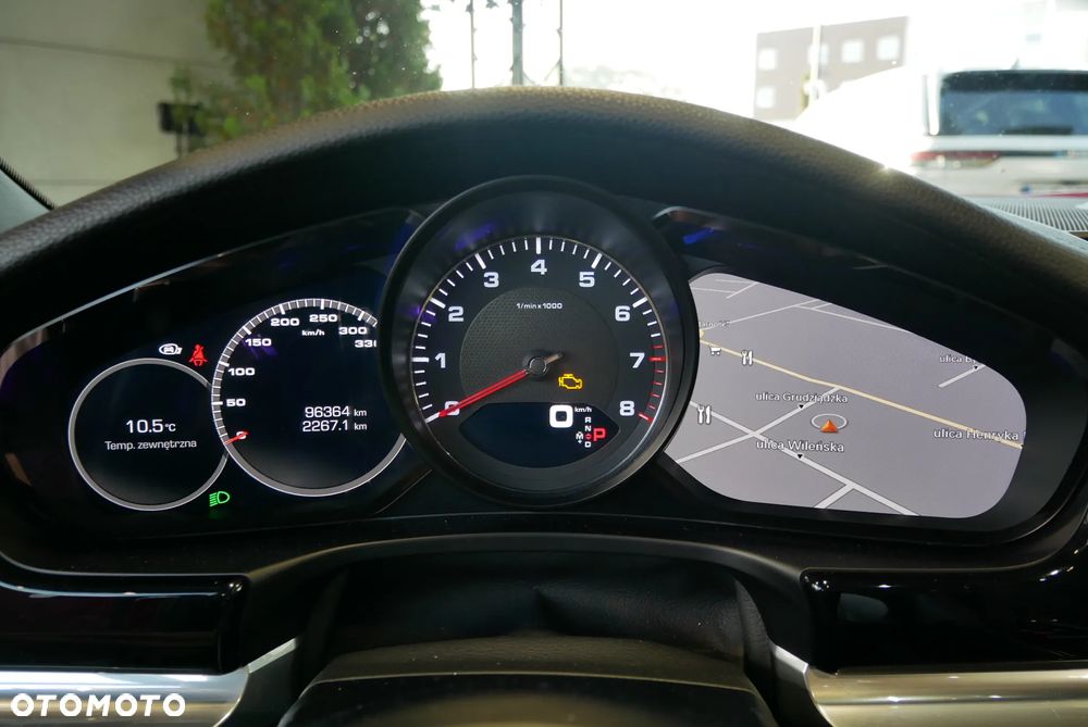 Porsche Panamera 4S - 26