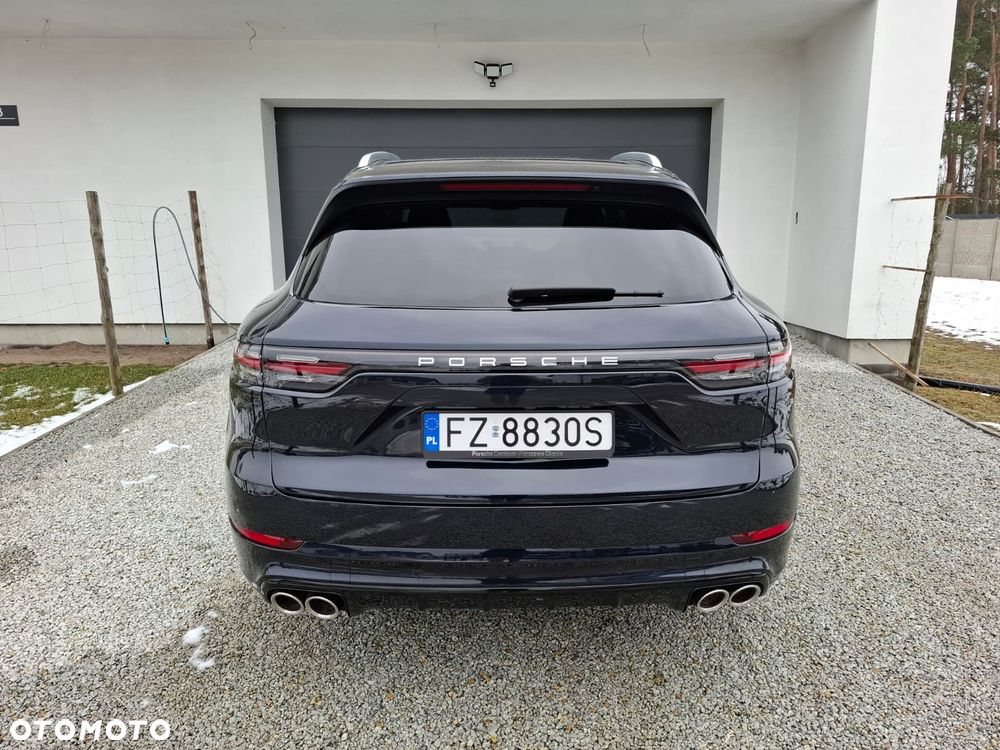 Porsche Cayenne - 4