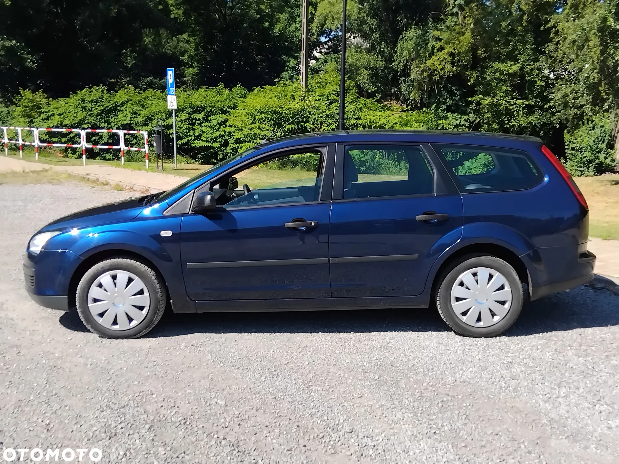 Ford Focus Turnier 2.0 16V Style - 5