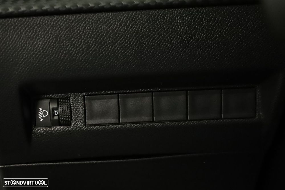 Peugeot 2008 1.5 BlueHDi Active EAT8 - 19