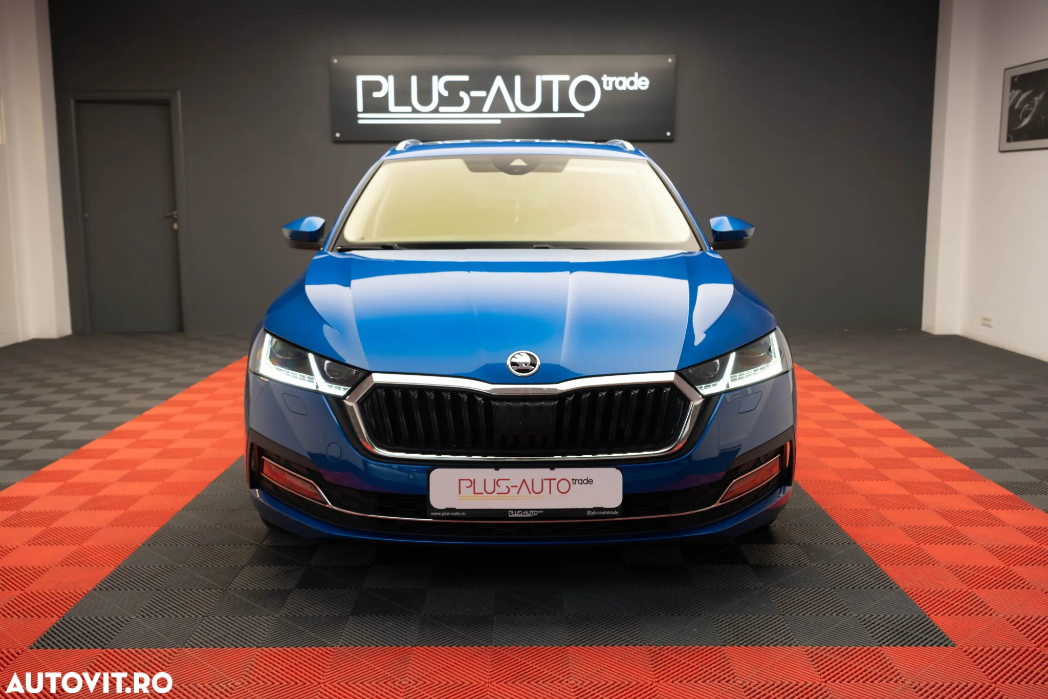Skoda Octavia Combi Diesel 2.0 TDI DSG Style - 2