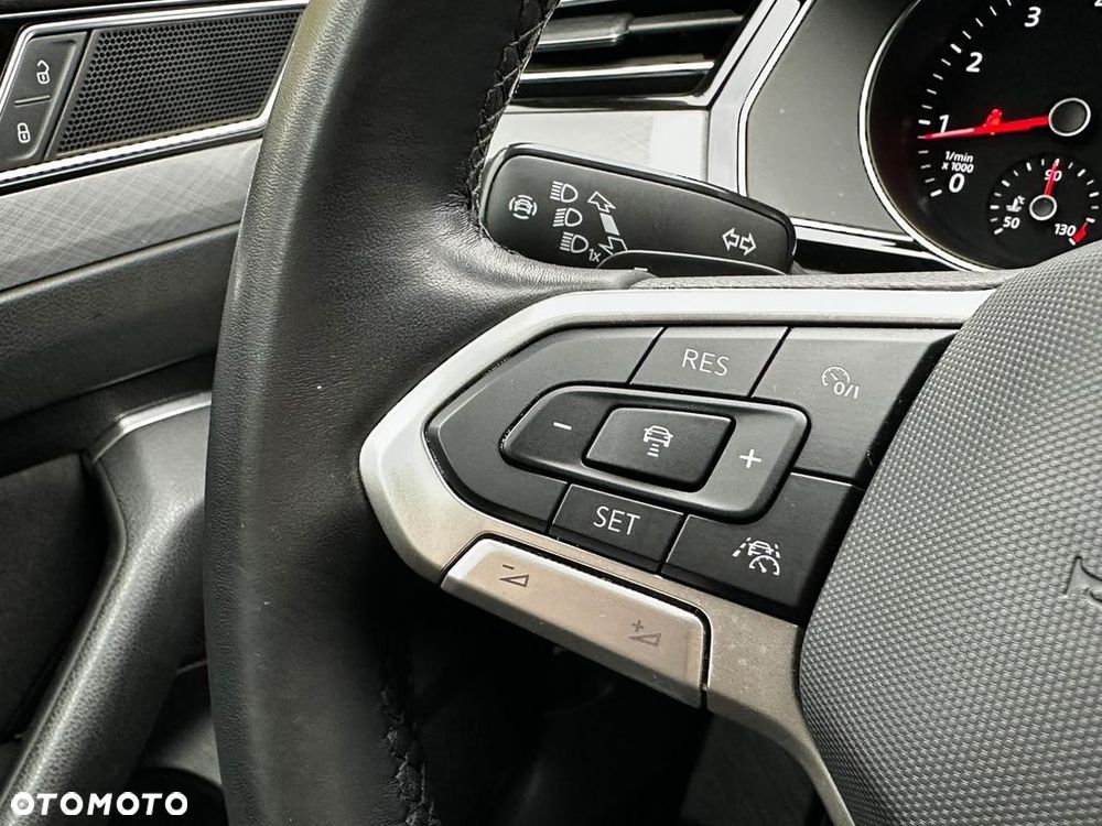 Volkswagen Passat 2.0 TSI Business DSG - 18