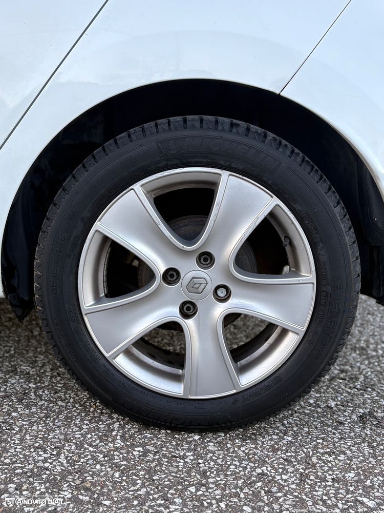 Renault Clio 1.5 dCi Limited - 9