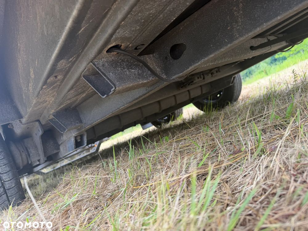 Inny Przyczepa Dwuosiowa Ciężarowa-LAWETA Do Koparek Maszyn Budowlanych. HULCO TERRAX-2 3001-LK.  NAJAZD Pełny Klapa z Bardzo mocnej konstrukcji. Lekki system otwierania najazdu jedną ręką! DMC 3000Kg! Jest To Laweta marki PREMIUM. Dwie ośie hamujące! Pełny ocynk. HULCO to Francuski Producent największy w Europie! Potężna jakość wykonania! Okazja Tanio. Laweta sprowadzona z Norwegii. Zero zużycia jak nówka sztuka! OKAZJA - 20