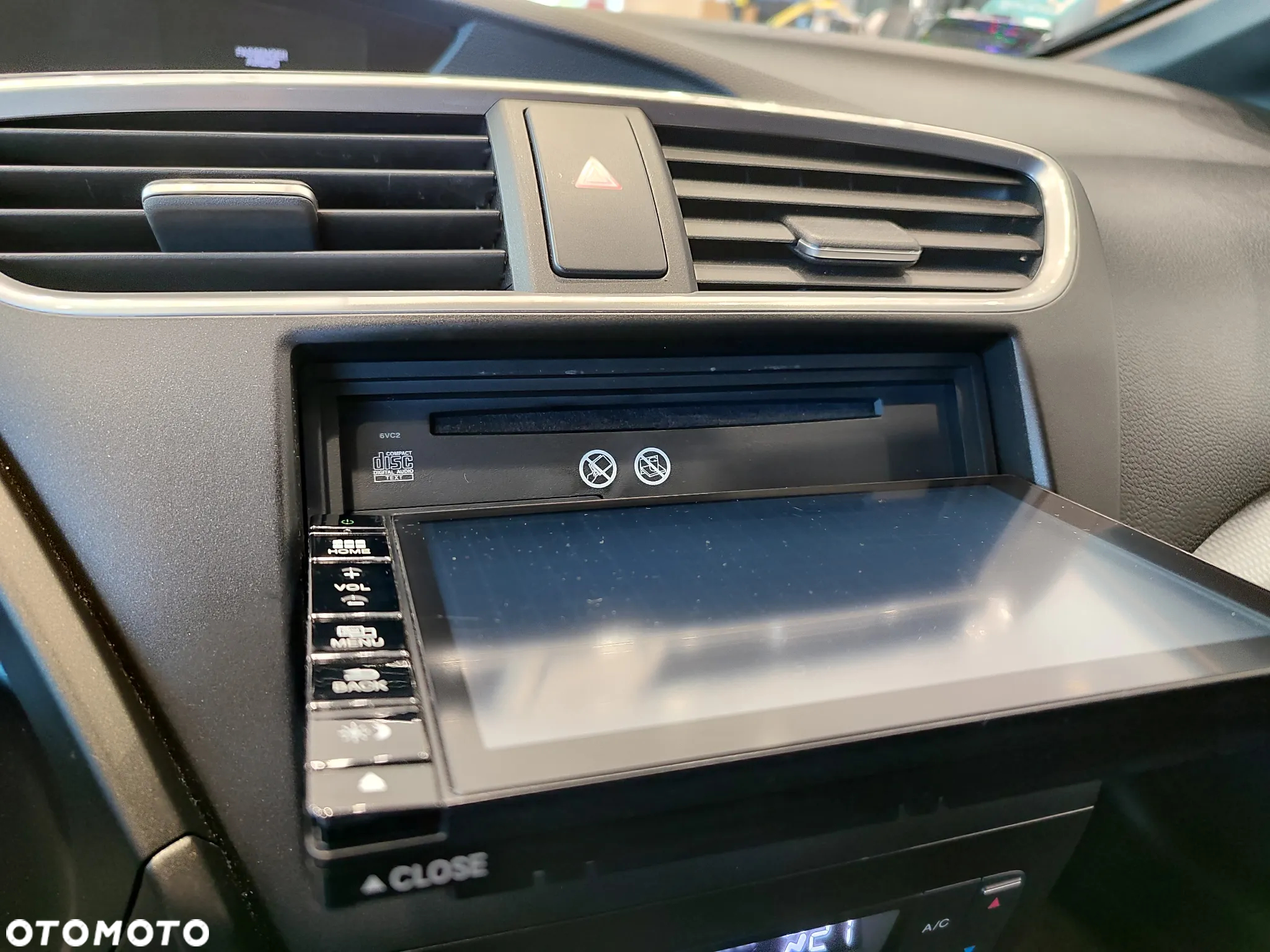 Honda Civic 1.8 Sport (Honda Connect+) - 17