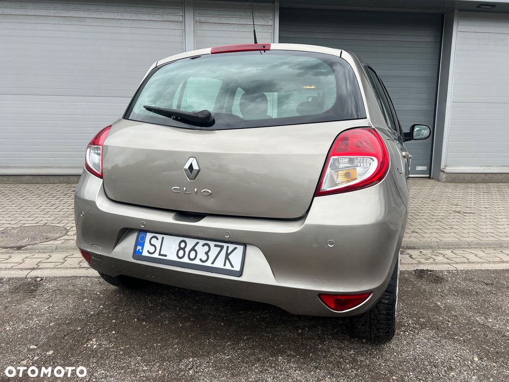 Renault Clio 1.2 16V Alize - 14