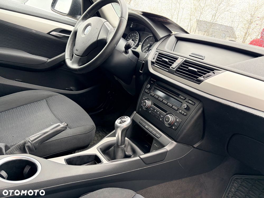 BMW X1 sDrive18i - 10