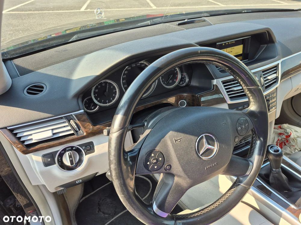 Mercedes-Benz Klasa E - 19