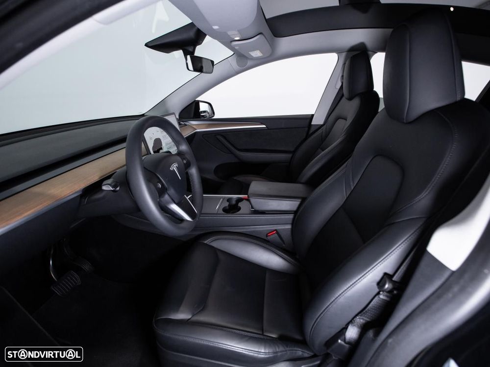 Tesla Model Y Long Range Dual Motor AWD - 8