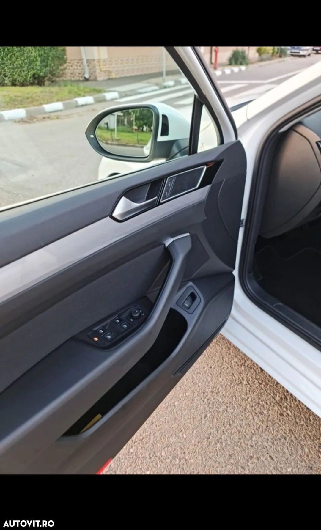 Volkswagen Passat Variant 2.0 TDI DSG (BlueMotion Technology) Comfortline - 23