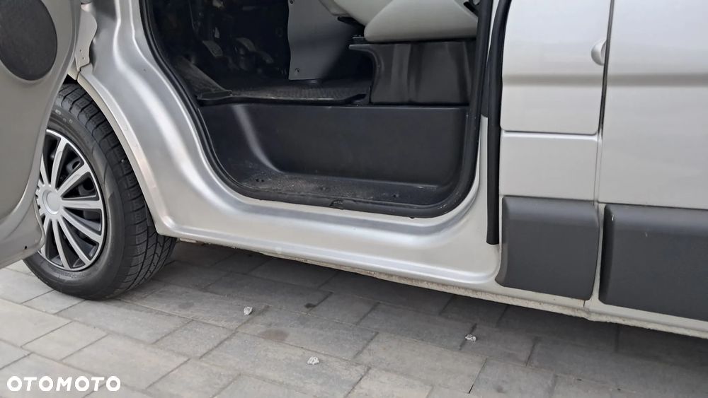 Opel Vivaro L2H1 2.9t - 13