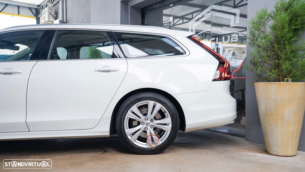 Volvo V90 2.0 B4 Momentum Plus Geartronic - 13