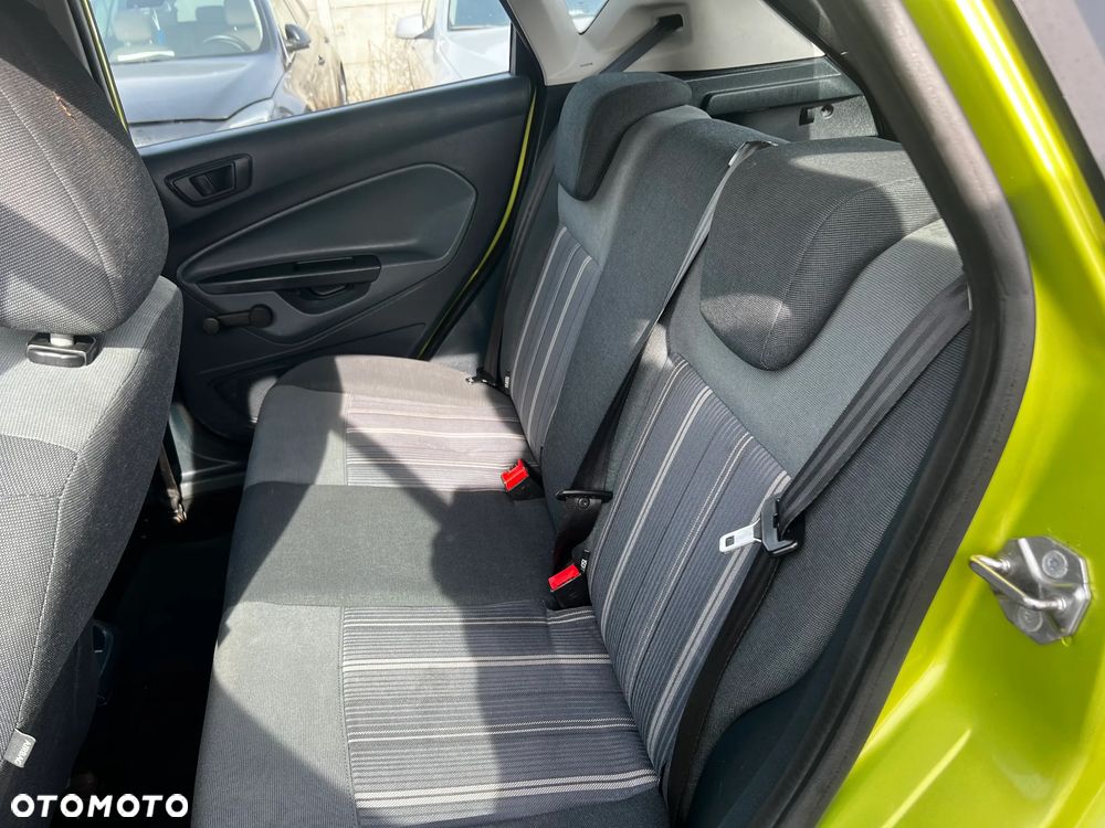 Ford Fiesta 1.25 Ambiente - 24