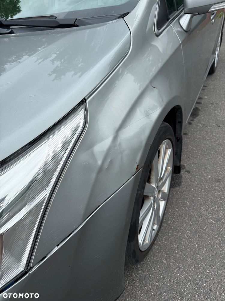 Toyota Avensis - 10