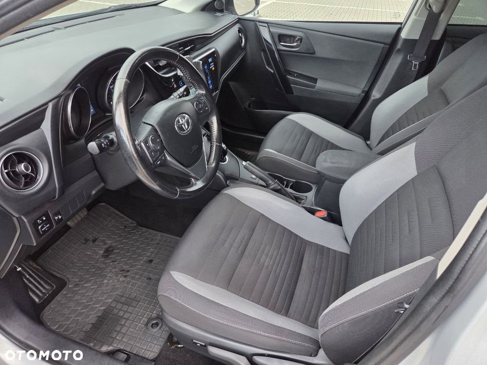 Toyota Auris - 7