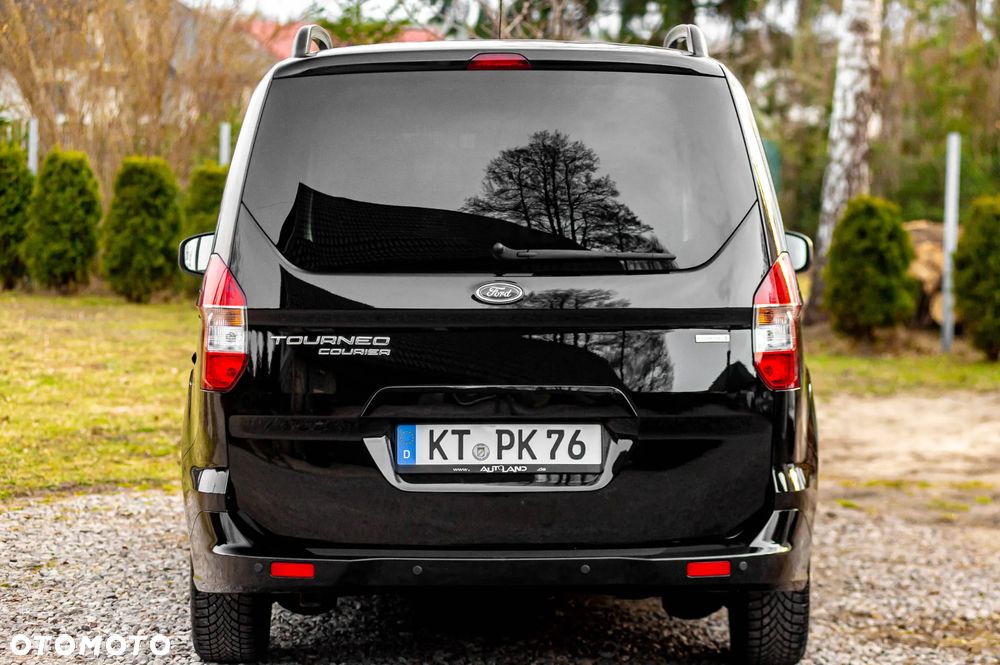 Ford Tourneo Courier 1.0 EcoBoost S&S Titanium - 10