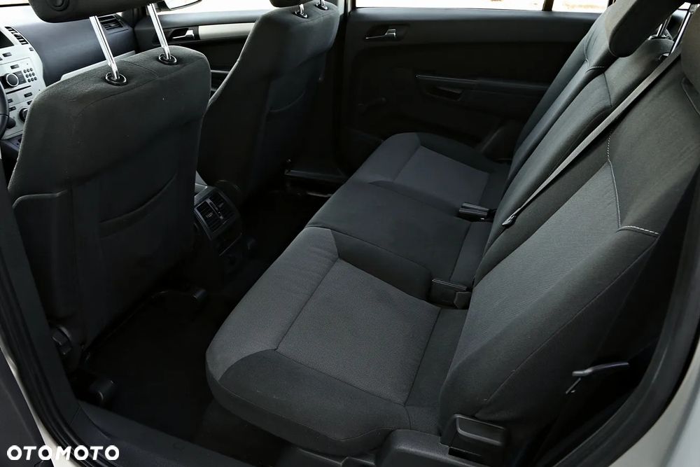 Opel Zafira - 32