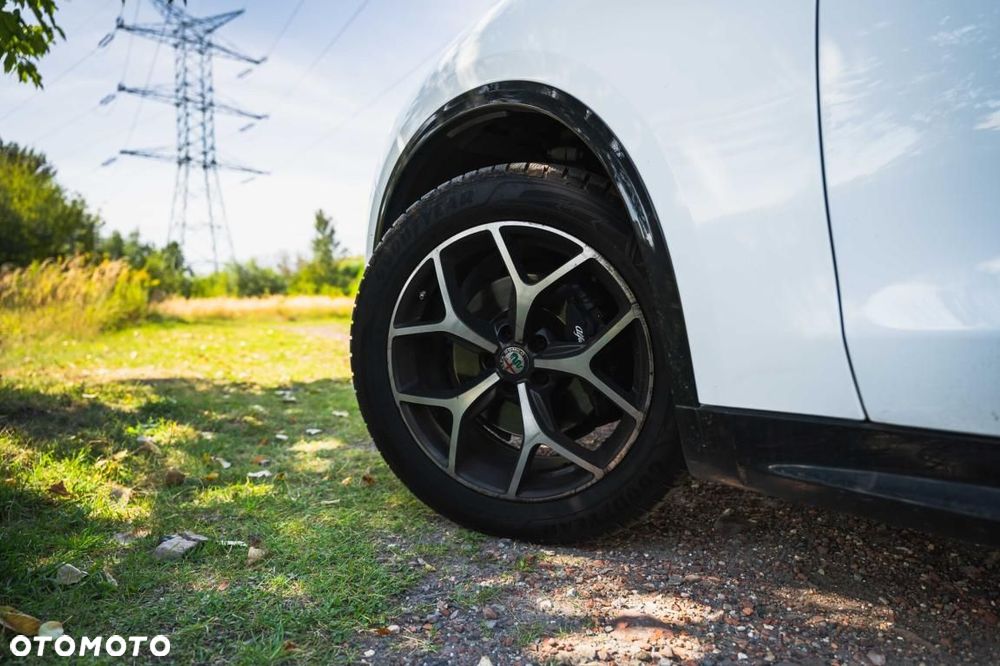 Alfa Romeo Stelvio - 10