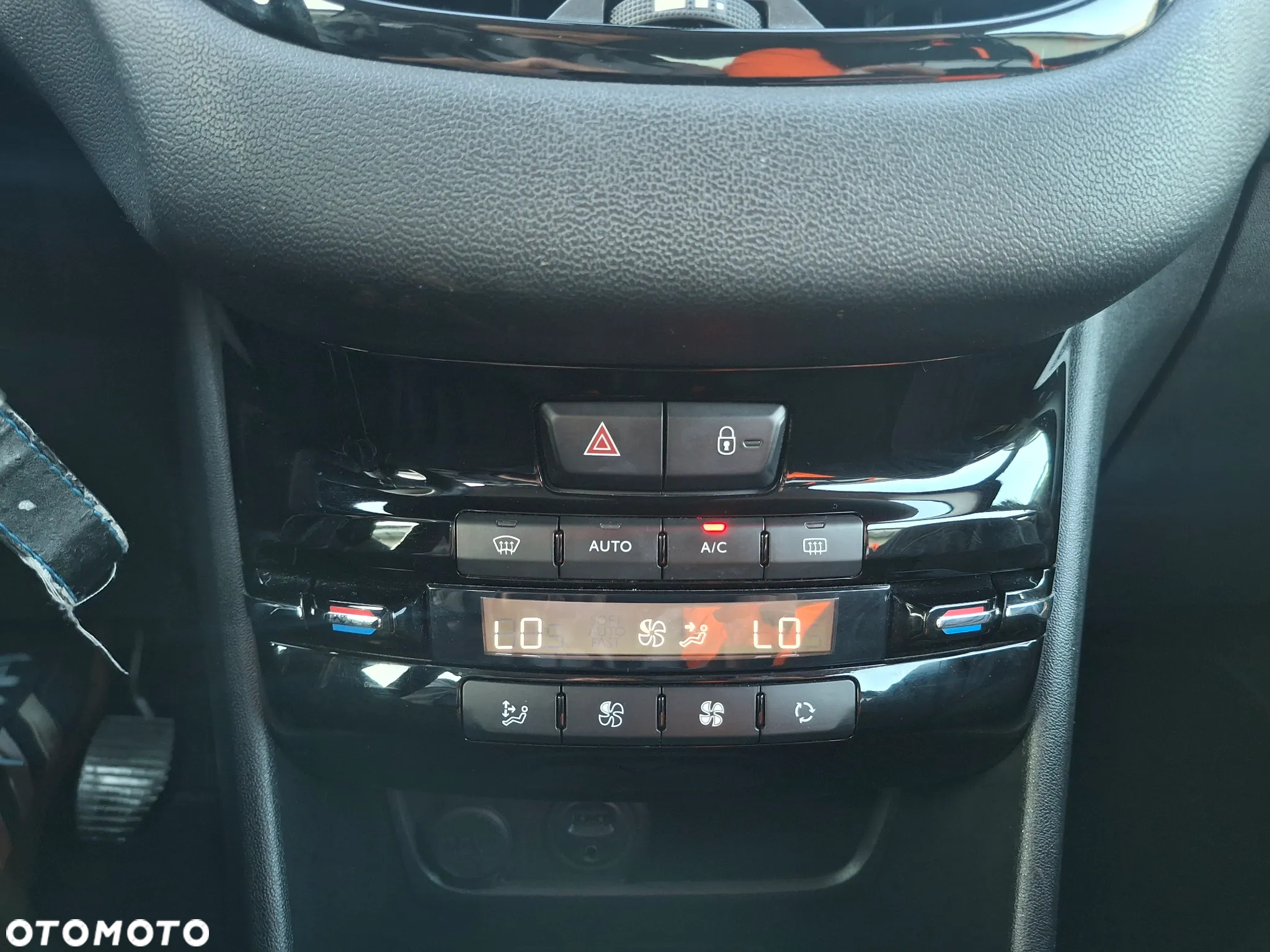 Peugeot 208 120 VTI Allure - 29