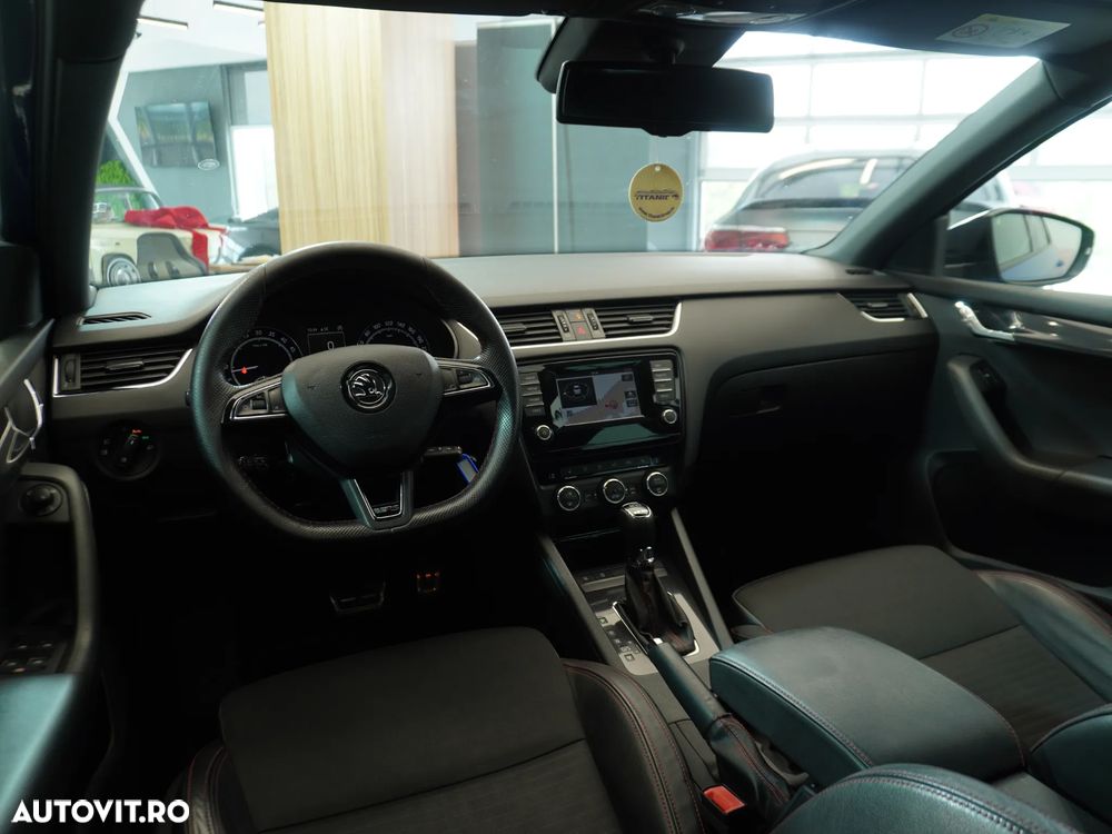 Skoda Octavia 2.0 TDI DSG RS - 37