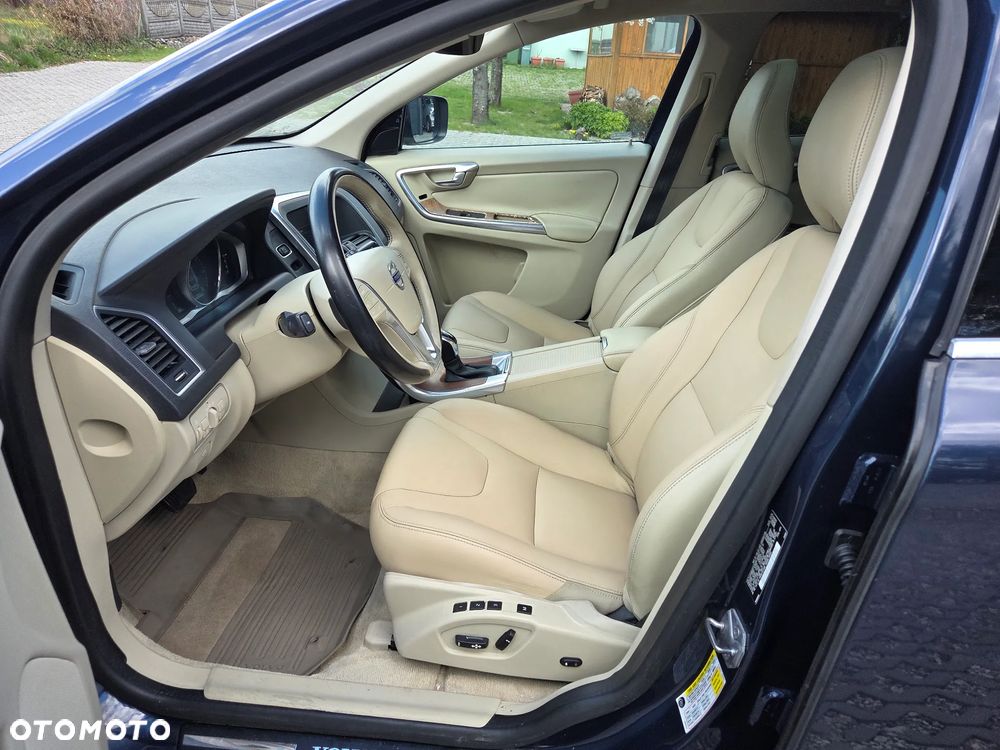 Volvo XC 60 T5 Drive-E Momentum - 5