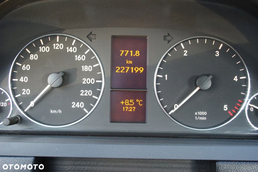 Mercedes-Benz Klasa A 180 CDI Avantgarde DPF - 33