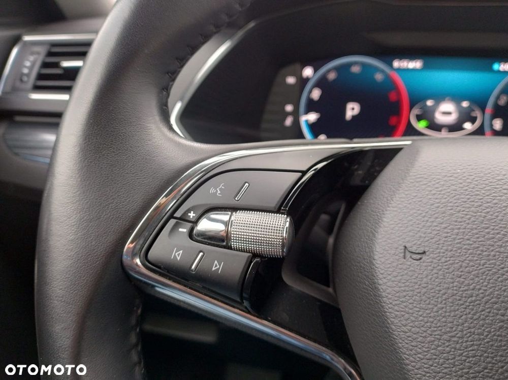 Skoda Superb 2.0 TDI SCR Style DSG - 32