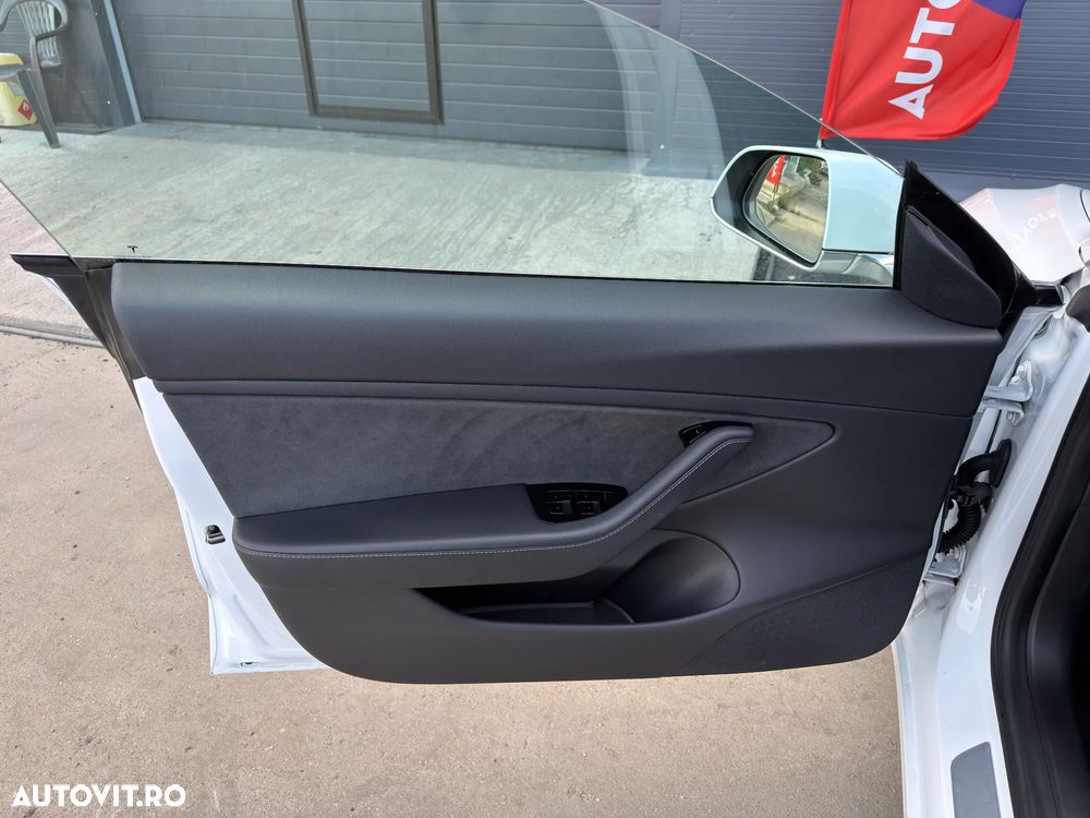 Tesla Model 3 - 19