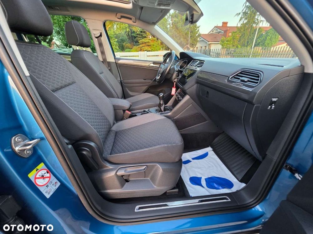 Volkswagen Touran - 26