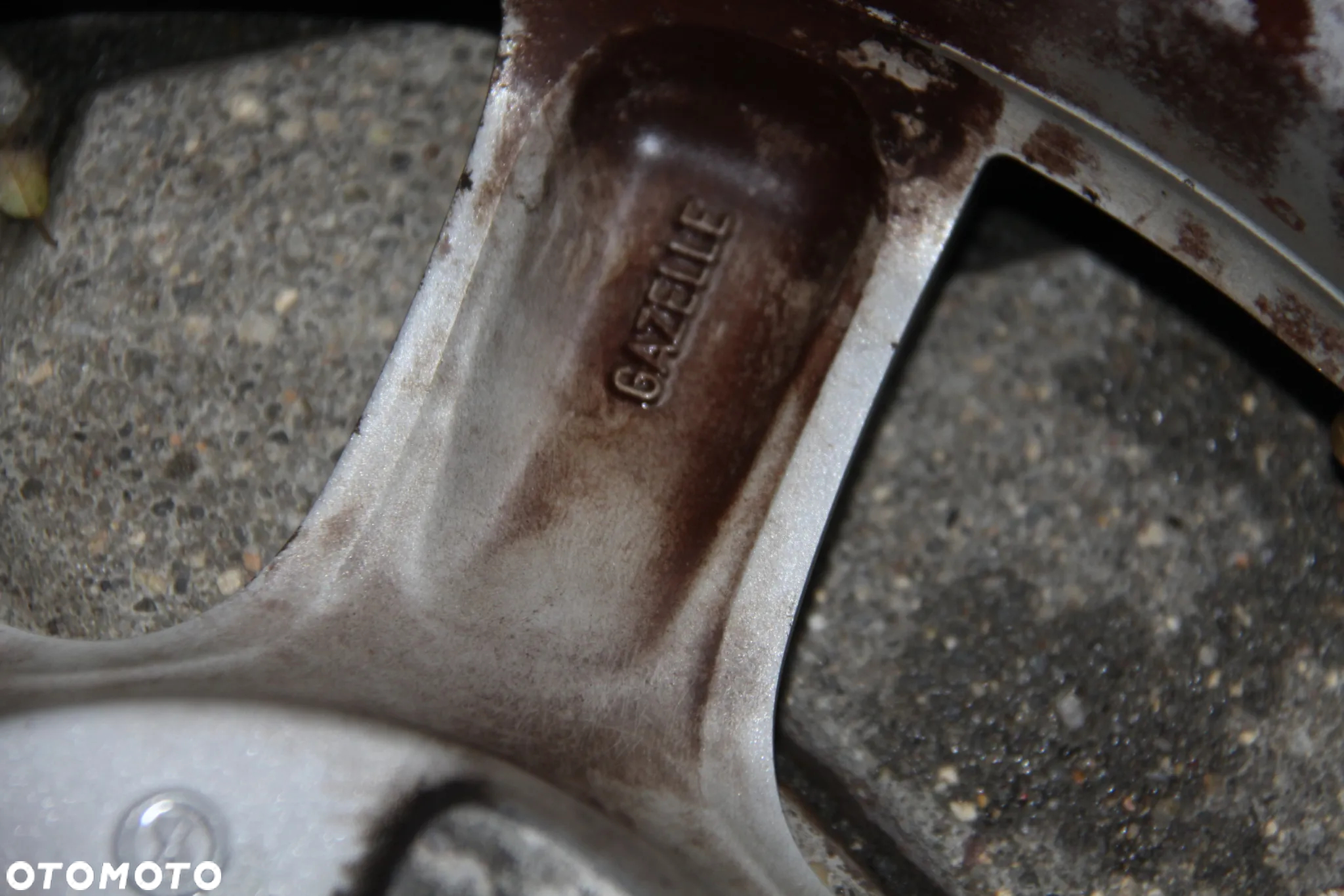 Felga Aluminiowa  Peugeot 9649523180 6J15 ET 27 4x108 - 8