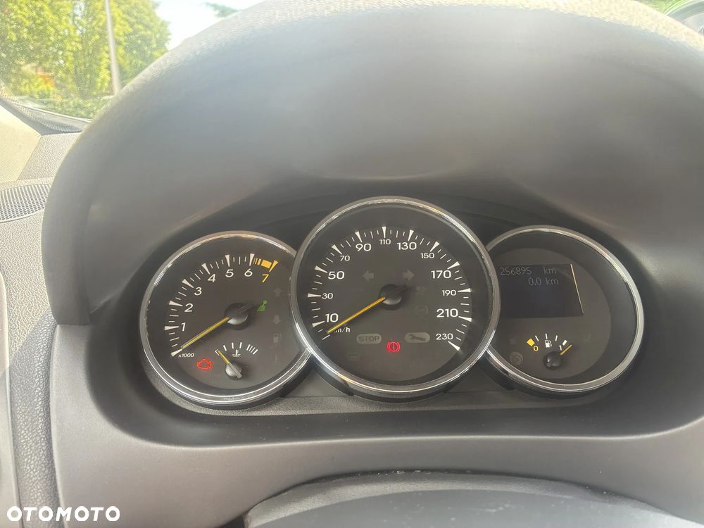 Renault Fluence 1.6 16V Privilege - 11