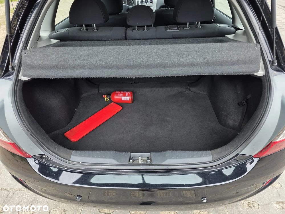 Honda Civic 1.4i S - 12